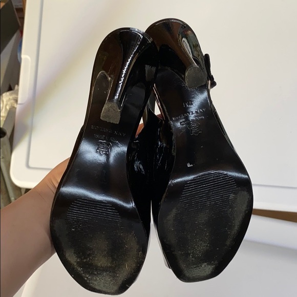 Ann Taylor Heels it comes with the original box. - Picture 4 of 4